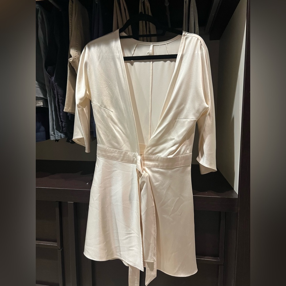 Areyouami white robe dress